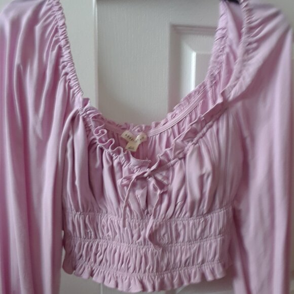 Pretty Pink Milkmaid Style Cropped Blouse - Picture 4 of 8